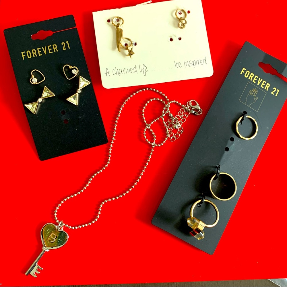 Teen jewelry bundle deal!! 11 different pieces of necklaces, and earrings!